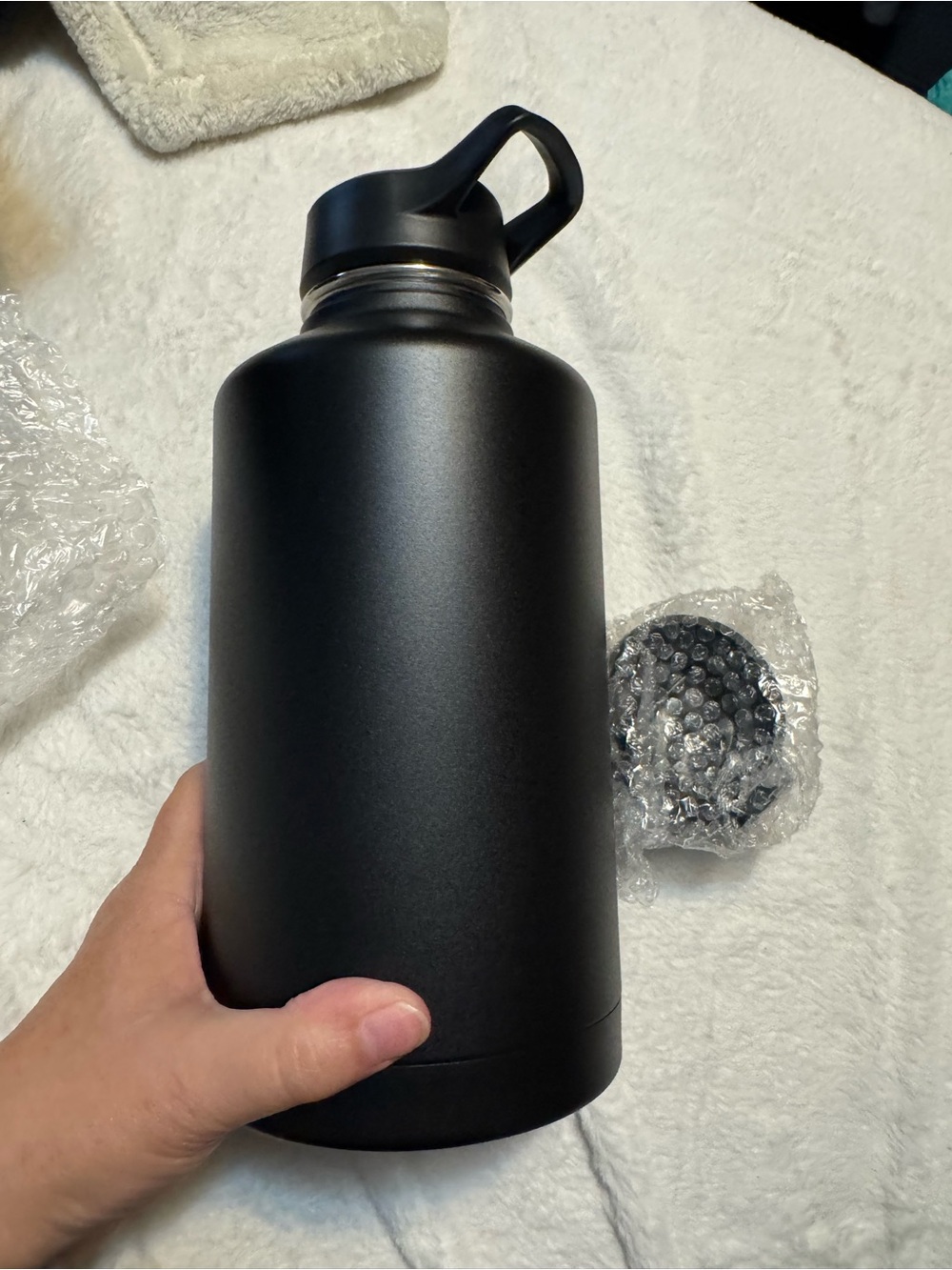 Finedine Black Stainless Steel Insulated Water Bottle - Picture 3 of 7